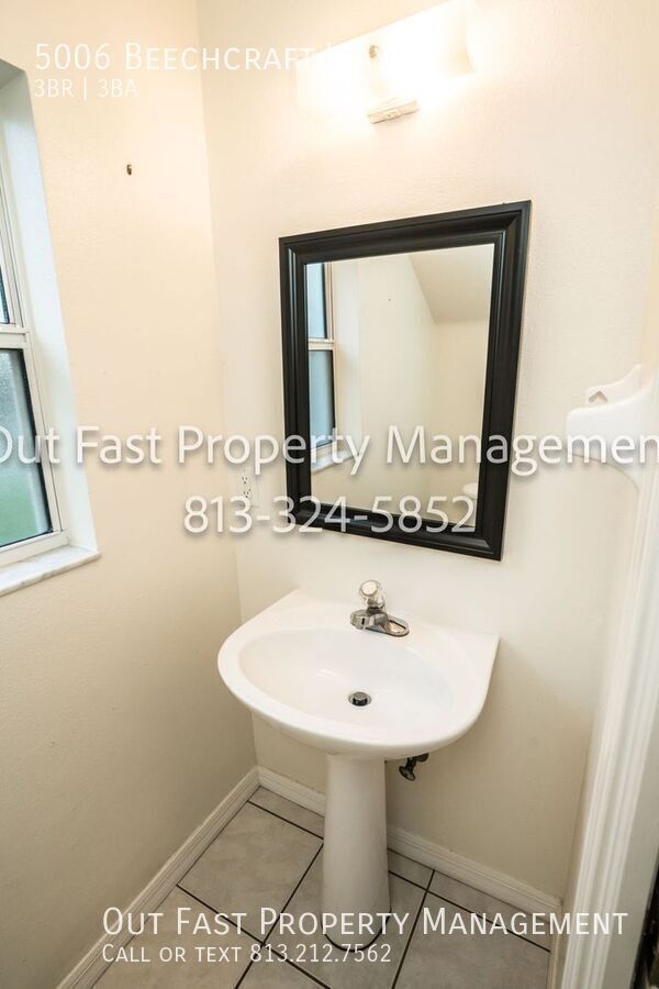 Building Photo - 5006 Beechcraft Way