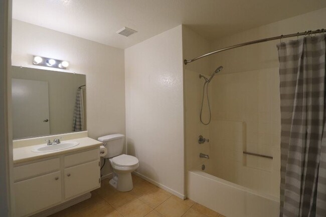 Building Photo - 321 Inger Dr