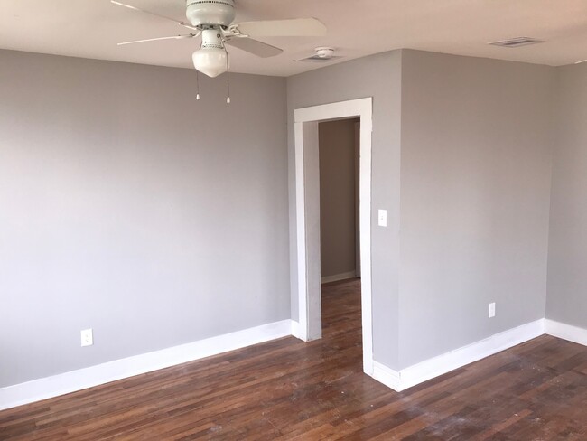 Fresh paint in living room - 6720 FM 1765