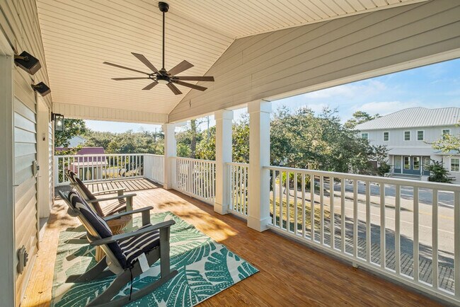 Building Photo - 383 Lakeview Dr
