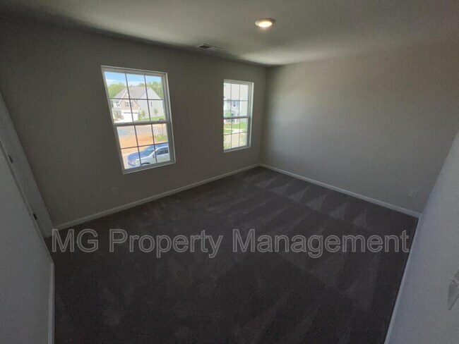 Building Photo - 1401 Woodhouse Dr