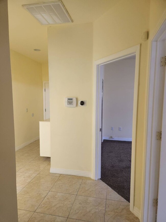 Building Photo - Must See Beautiful Home!