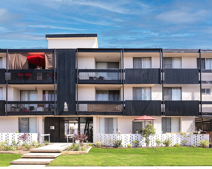 Primary Photo - 1500 Gramercy Apartments