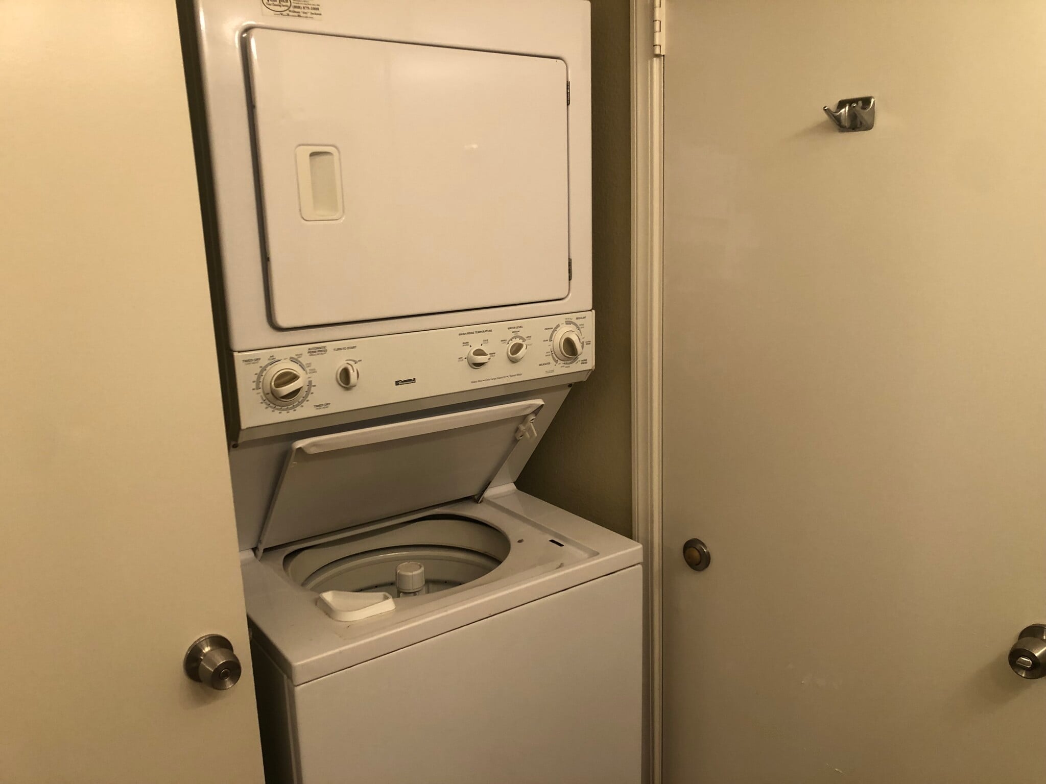 Building Photo - 140 Uwapo Rd