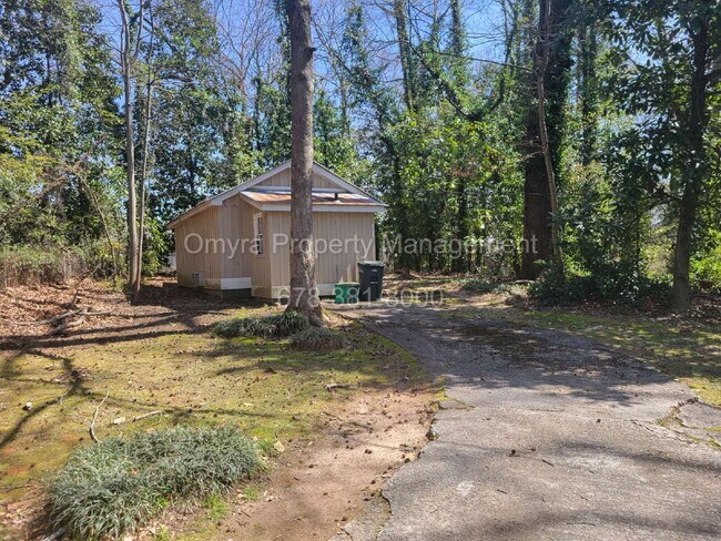 Building Photo - Charming studio home in Marietta!