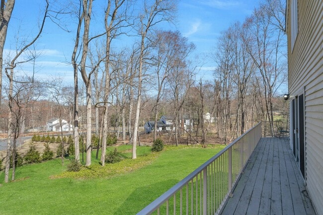 Building Photo - 181 Upper Saddle River Rd