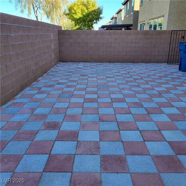 Building Photo - 9282 Keystone Ridge Ave