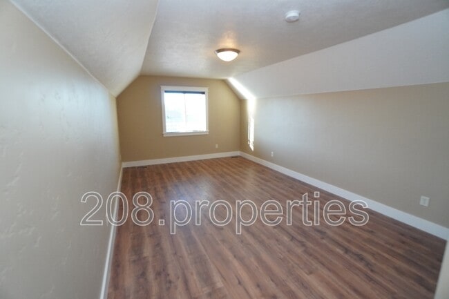 Building Photo - 8848 W Ben St