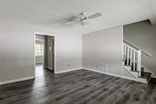 Building Photo - 7 Jadewood Ct