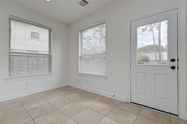 Building Photo - 71 N Rocky Point Cir