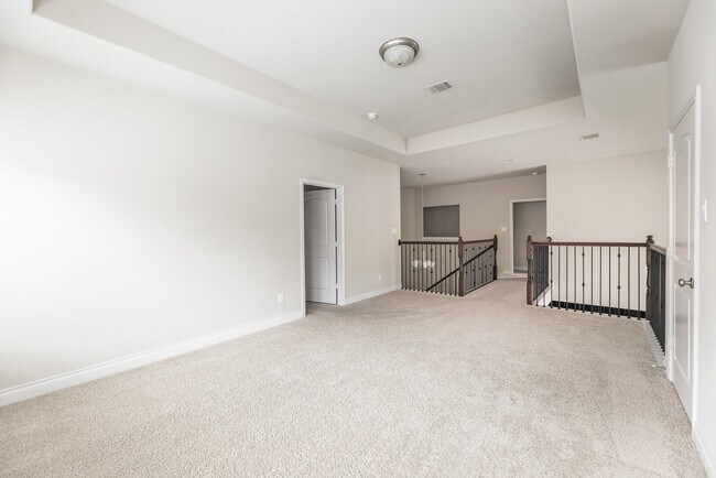 Building Photo - 2131 Blossomcrown Dr