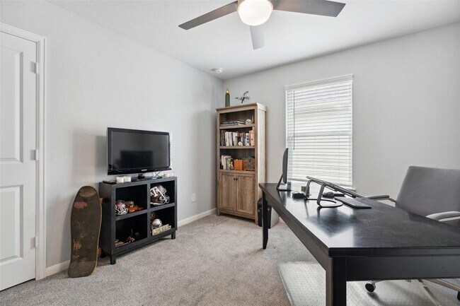 Building Photo - 112 Allora Pl
