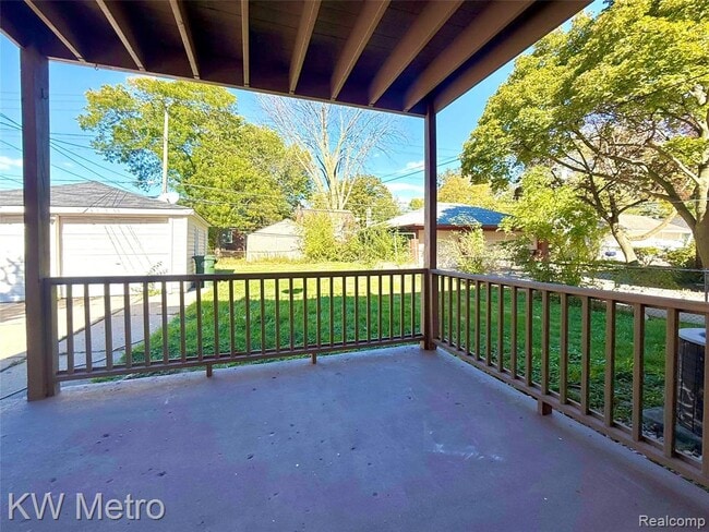 Building Photo - 2180 Vernier Rd