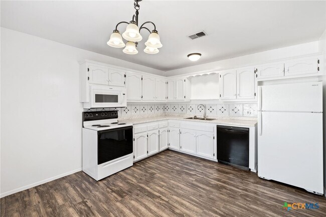 Building Photo - 322 Oakwood Loop
