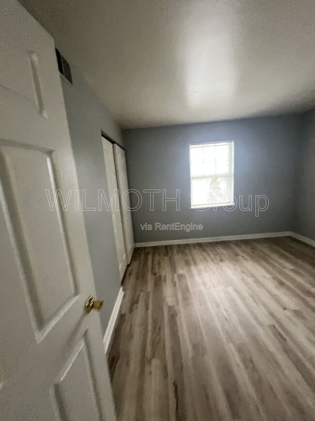 Building Photo - 1320 Millerwood Dr