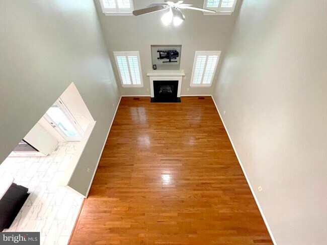 Building Photo - 20871 Freedom Run Dr
