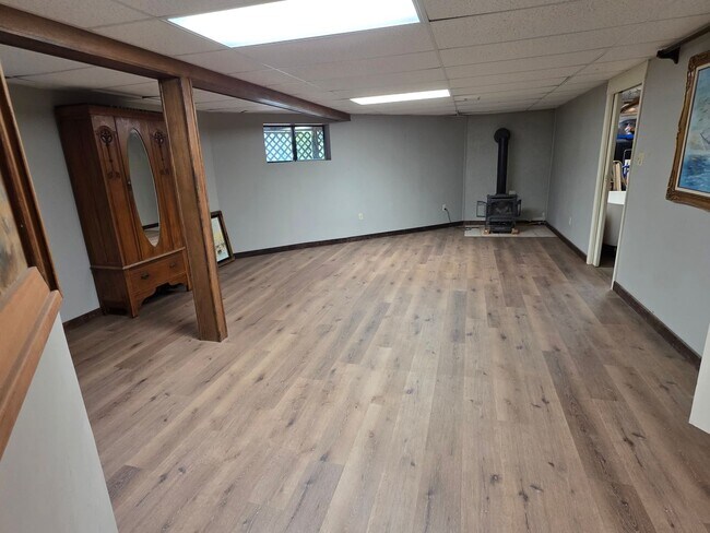 Building Photo - 7068 Sandy Creek Rd