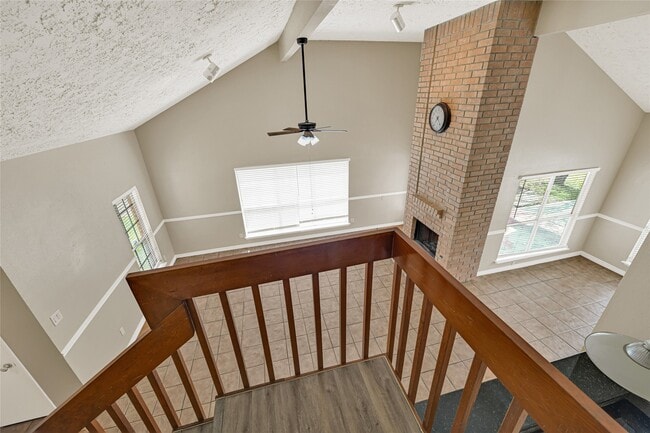 Building Photo - 12322 Meadow Ridge Dr