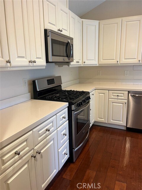 Building Photo - 2980 Hyde Park Cir