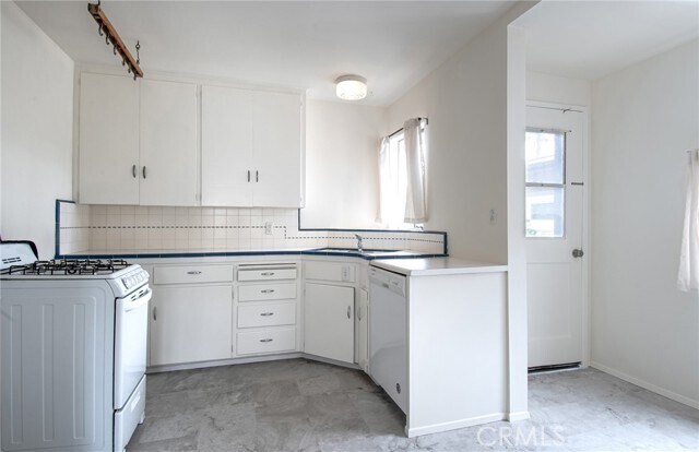 Building Photo - 125 W Escalones