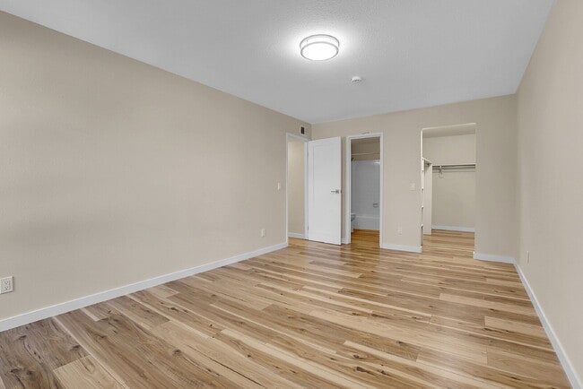 Building Photo - $1,895 - 2 Bed, 2 Bath Condo in Lakewood w...