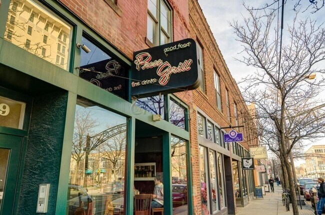 Building Photo - 1145 N High St