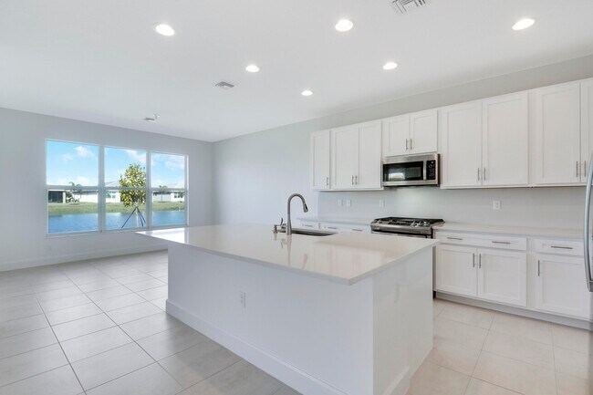 Building Photo - 13439 SW River Rock Rd