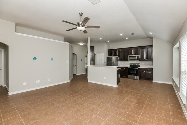 Building Photo - 272 Spring Hollow Dr