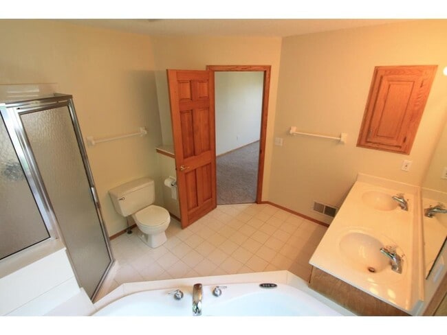 Building Photo - 19015 31st Pl N