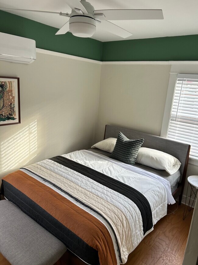 Building Photo - 532 Molino Ave