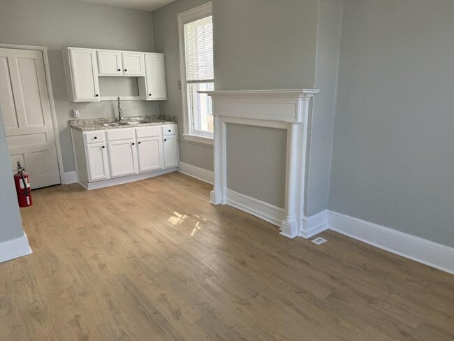 Building Photo - 228 Chambersburg St