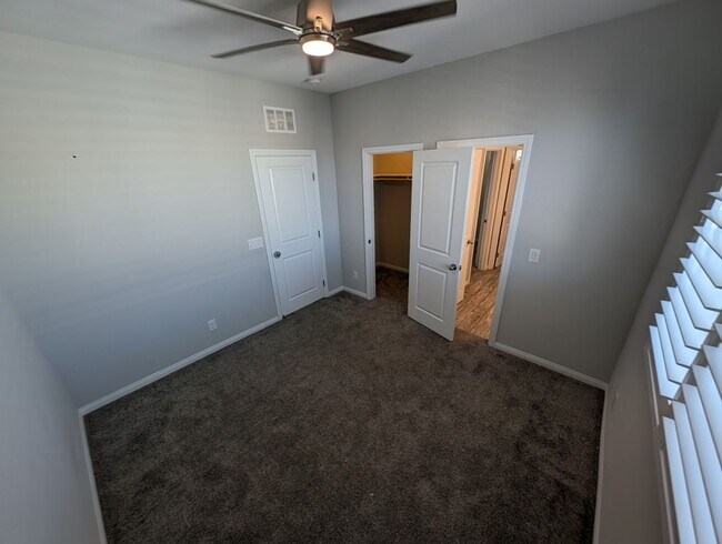Building Photo - 8096 Skye Roar Ct