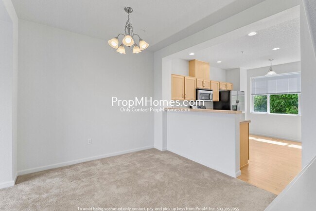 Building Photo - Two Bedroom Condo in Progress Ridge - Lake...