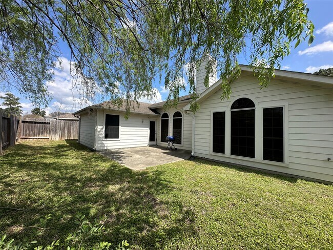 Building Photo - 19327 Gallatin Ln