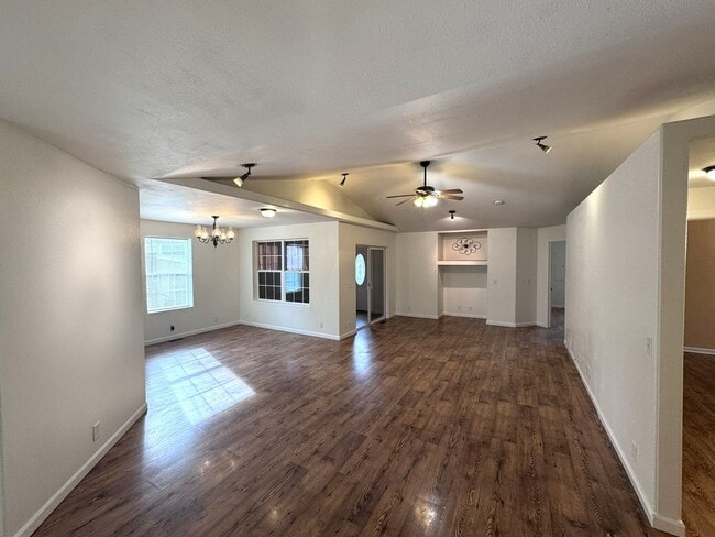 Building Photo - 2005 8th Ave N