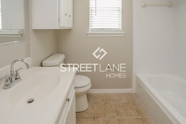 Building Photo - REDUCED!- Charming 3 bedroom in Garland!