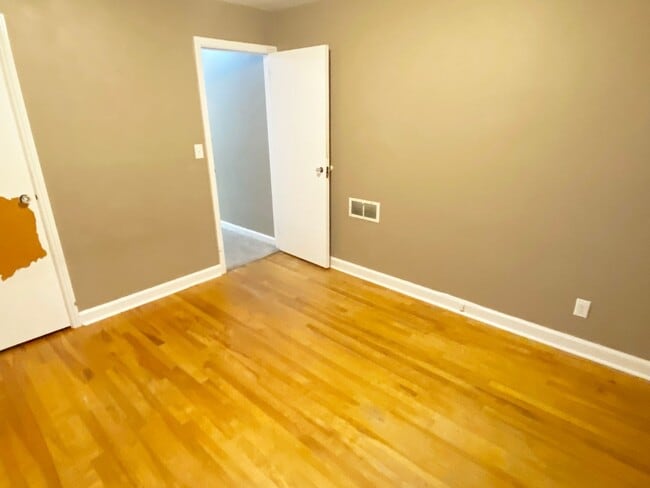 Building Photo - 2-Bedroom 1 Bath Ranch Style Home Near GD ...