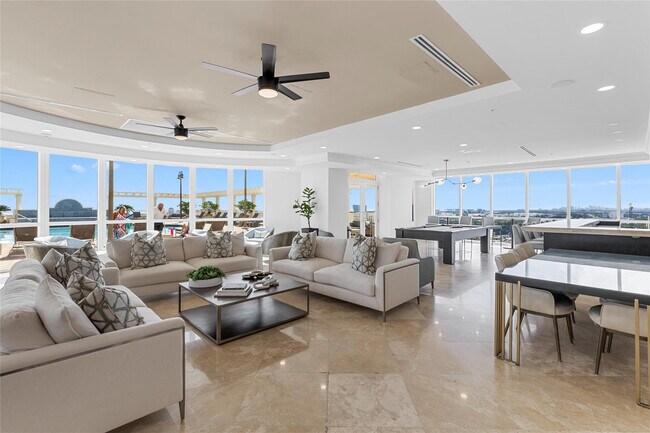 Building Photo - 511 SE 5 Ave