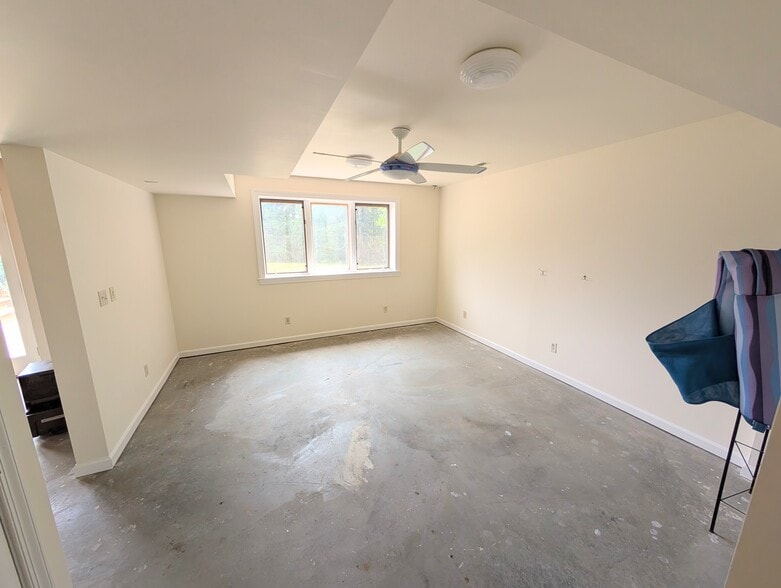 Building Photo - 1803 Beaver Ridge Rd