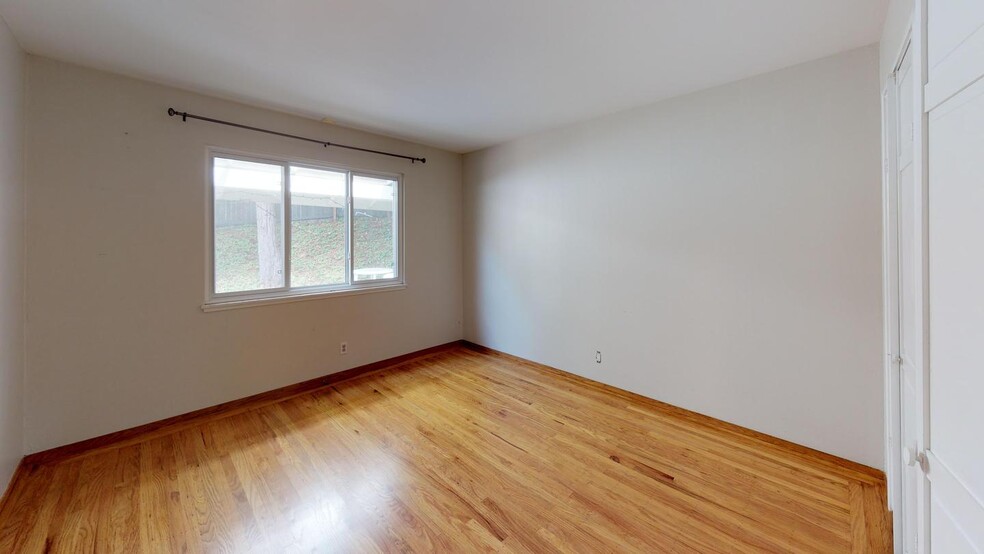 Building Photo - 1432 Bel Aire Rd