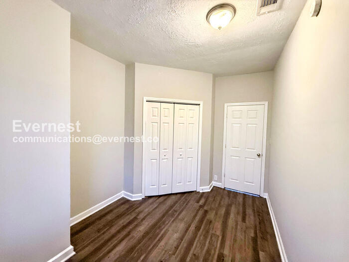 Building Photo - 115 Front St