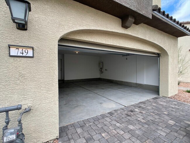 Building Photo - HENDERSON CADENCE COMMUNITY - 3 bed 2.5 ba...
