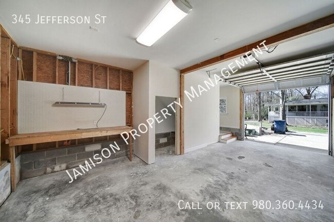 Building Photo - 345 Jefferson St