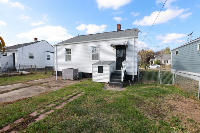 Building Photo - 1507 N 30th St