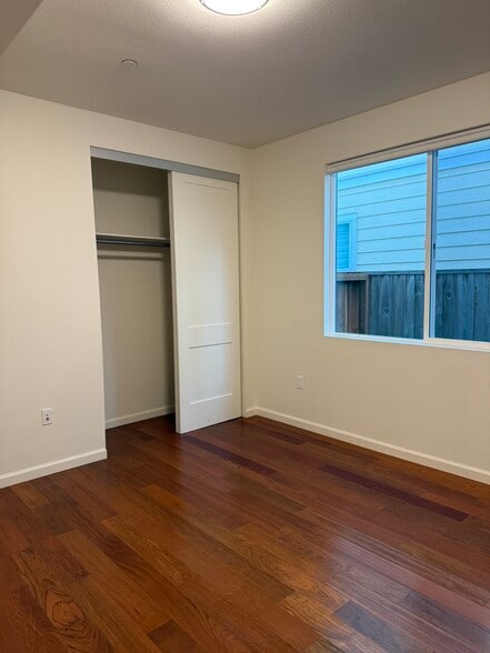 Building Photo - 1869 Ocean View Ave