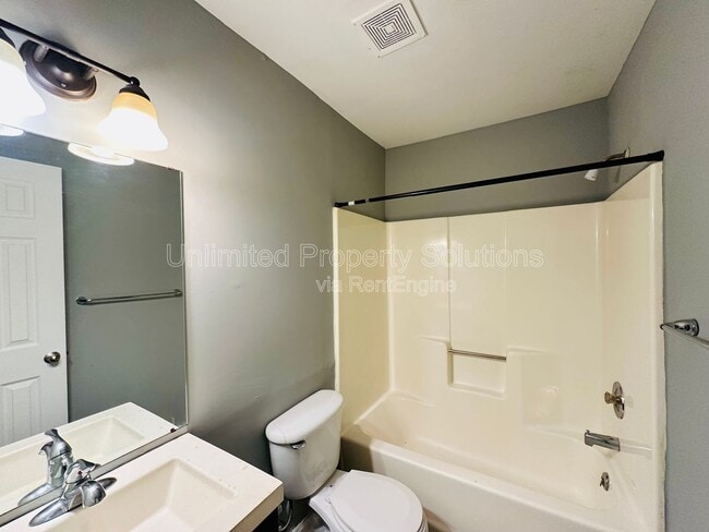 Building Photo - 209 Sunn Aire Ct