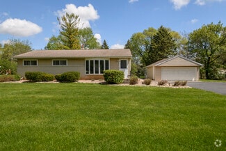 Building Photo - W149N6158 Pocahontas Dr