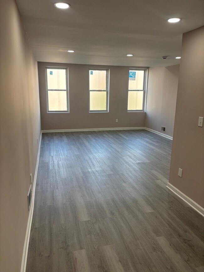 Building Photo - 1711 N Caroline St