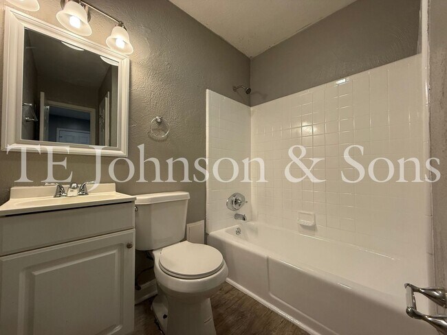 Building Photo - Sterling Pointe Apartments – Updated 2 Bedroom Living in West End Winston-Salem