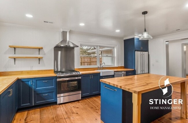 Building Photo - 38 Sundown Bend